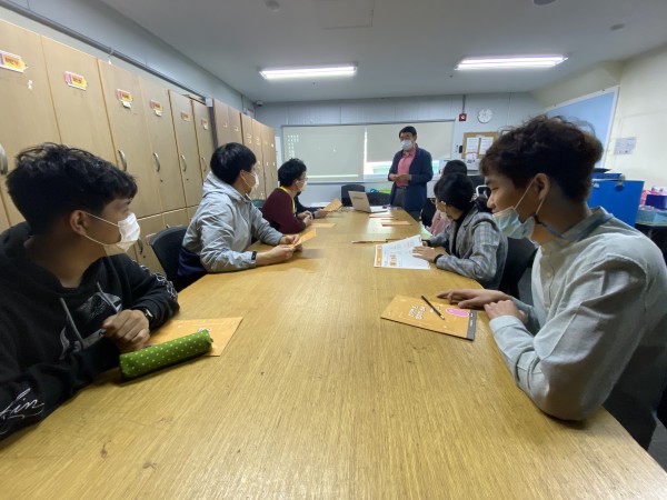 금융교육을 듣는 심화반, 취업유지반 직업적응훈련생