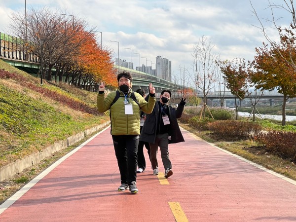 슈퍼블루마라톤 진행(해맑은 표정)