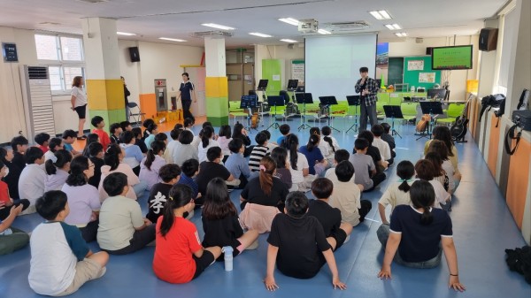 이론교육을 듣는 서울시흥초등학교