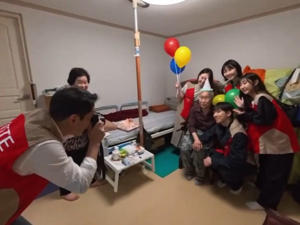 다같ㅇ 후지필름과 함께 사진찍는 모습