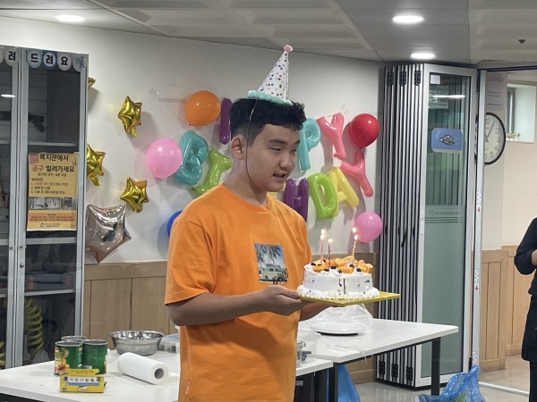생일축하하는모습
