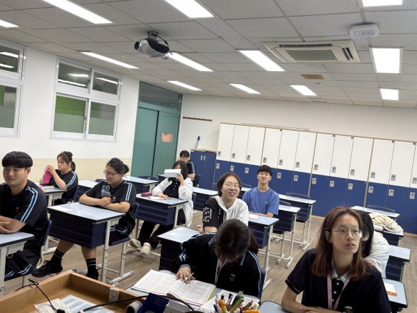 마지막 회기 교육 후 자신의 소감을 말하는 금천고 친구들의 모습