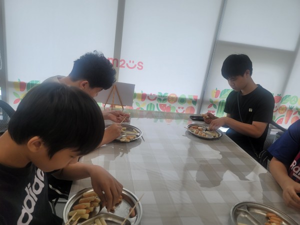 소떡소떡을 만드는 모습