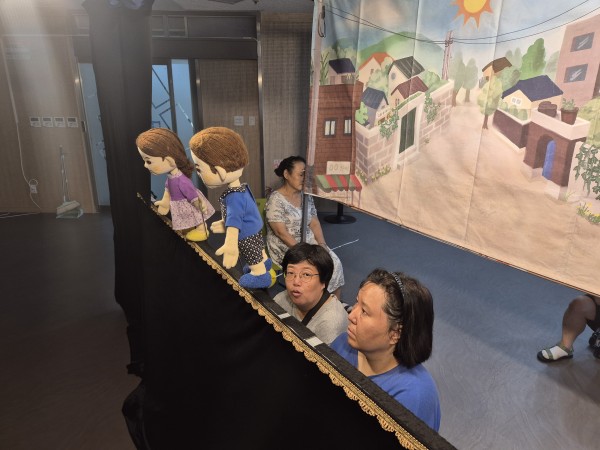인형 연습하는 모습