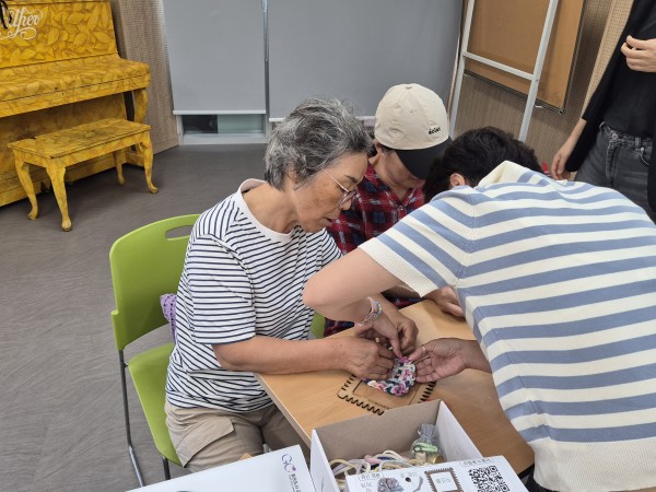 강사님께서 도와주는 모습