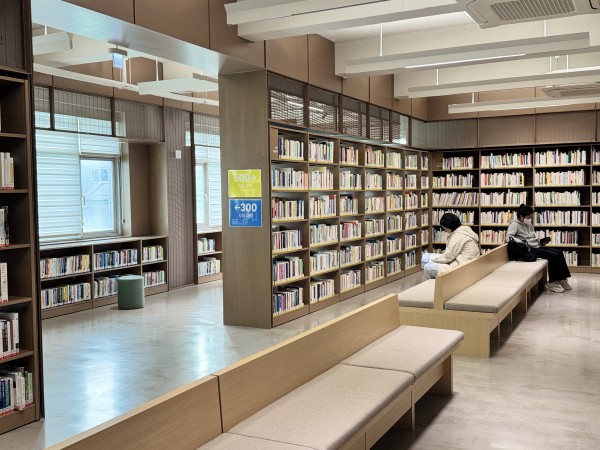 가산도서관 4층 열람실 풍경