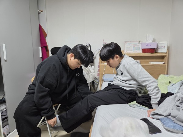 치료사와 함께 움직임을 만들어 봅시다