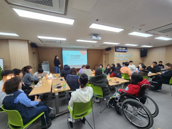 모두 자리에 착석