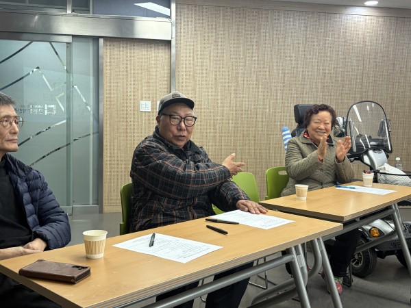 사나이봉사대 소개하는 모습