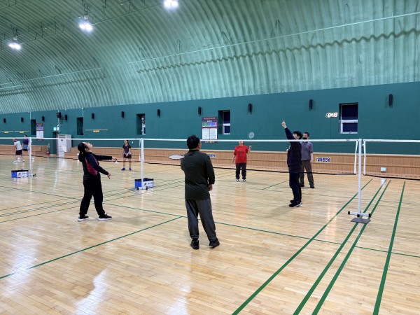 참여자들과 경기내용 의논중