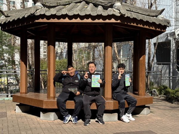 정자에 앉아서 찰칵