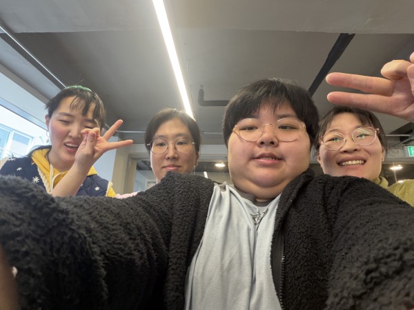 2월 자조모임을 즐기는 모습