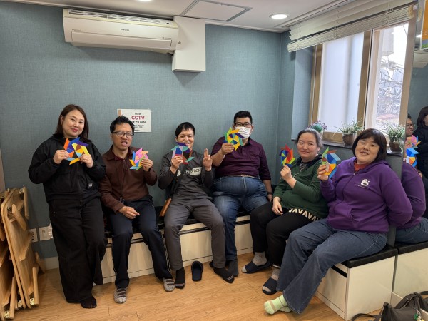 신규참여자와 함께 찍은 단체사진