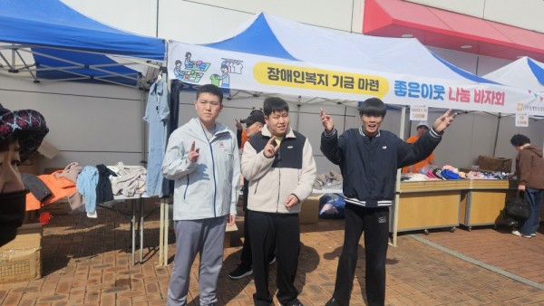 1실 이용인들도 한컷