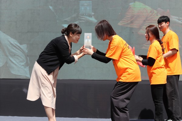 f2fae15816044811f7fbfcb1b64ec12e_1776674