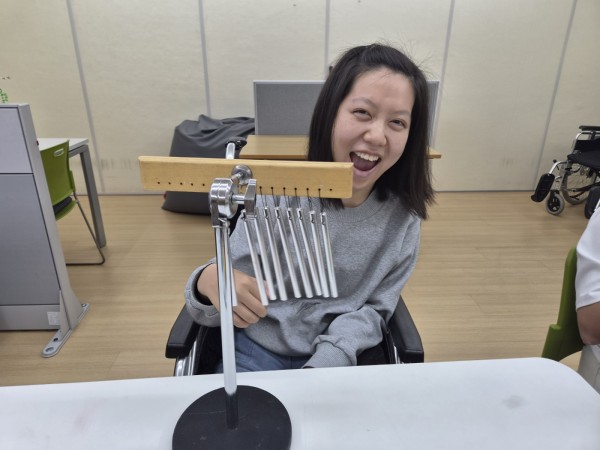 악기 연주하는 모습이 너무 좋아요
