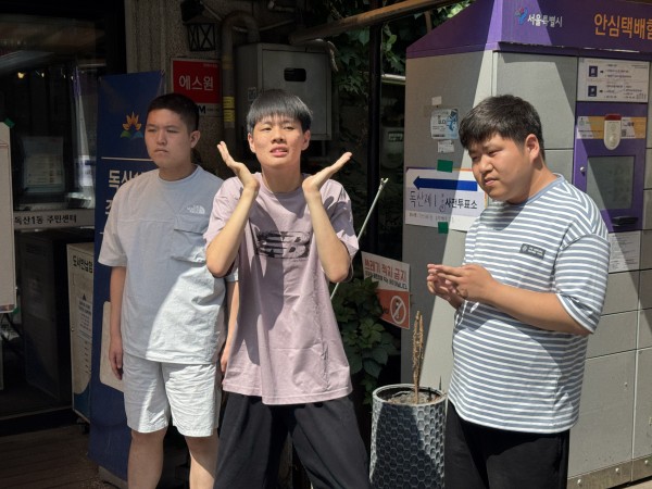 금빛1실사전투표를 마치고 찰칵