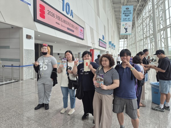 일산 카페베이커리페어 방문 단체사진