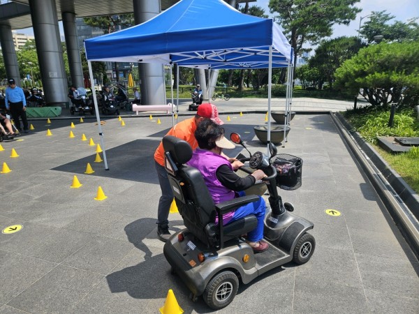 전동보장구 안전운전 실습교육 진행모습