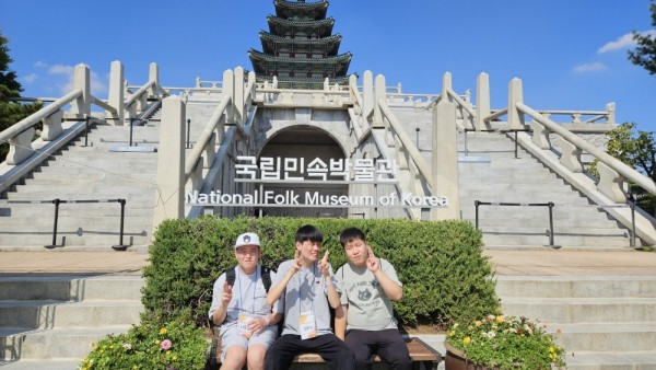 전통을 담은 손끝, 추억으로 물들다